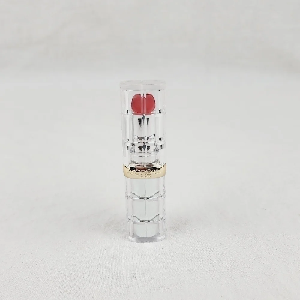 L'Oréal color riche Plump & shine lipstick shade 916